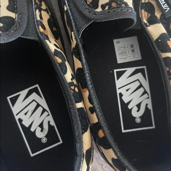 NWOT Vans Unisex Classic Slip On Canvas Skate Shoe Leopard/Skulls/Black ~W7.5 - Picture 5 of 7
